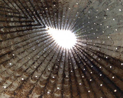 gekohlter monolith titelbild