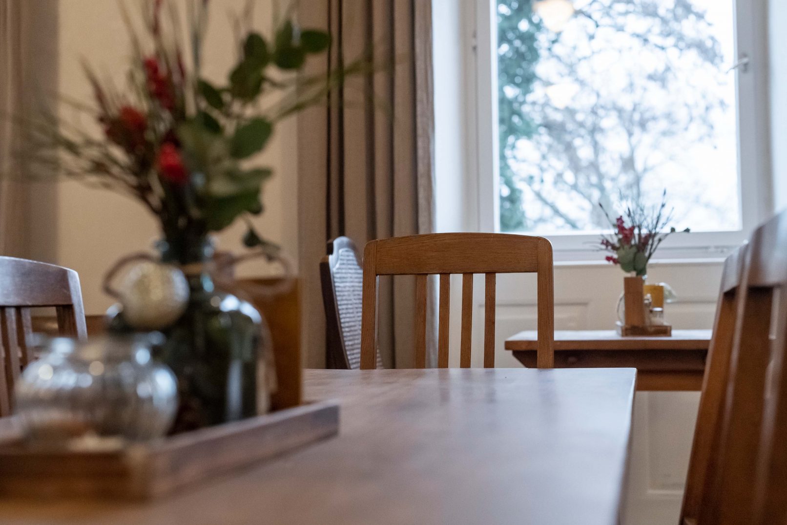 krone alt hoheneck detail tisch