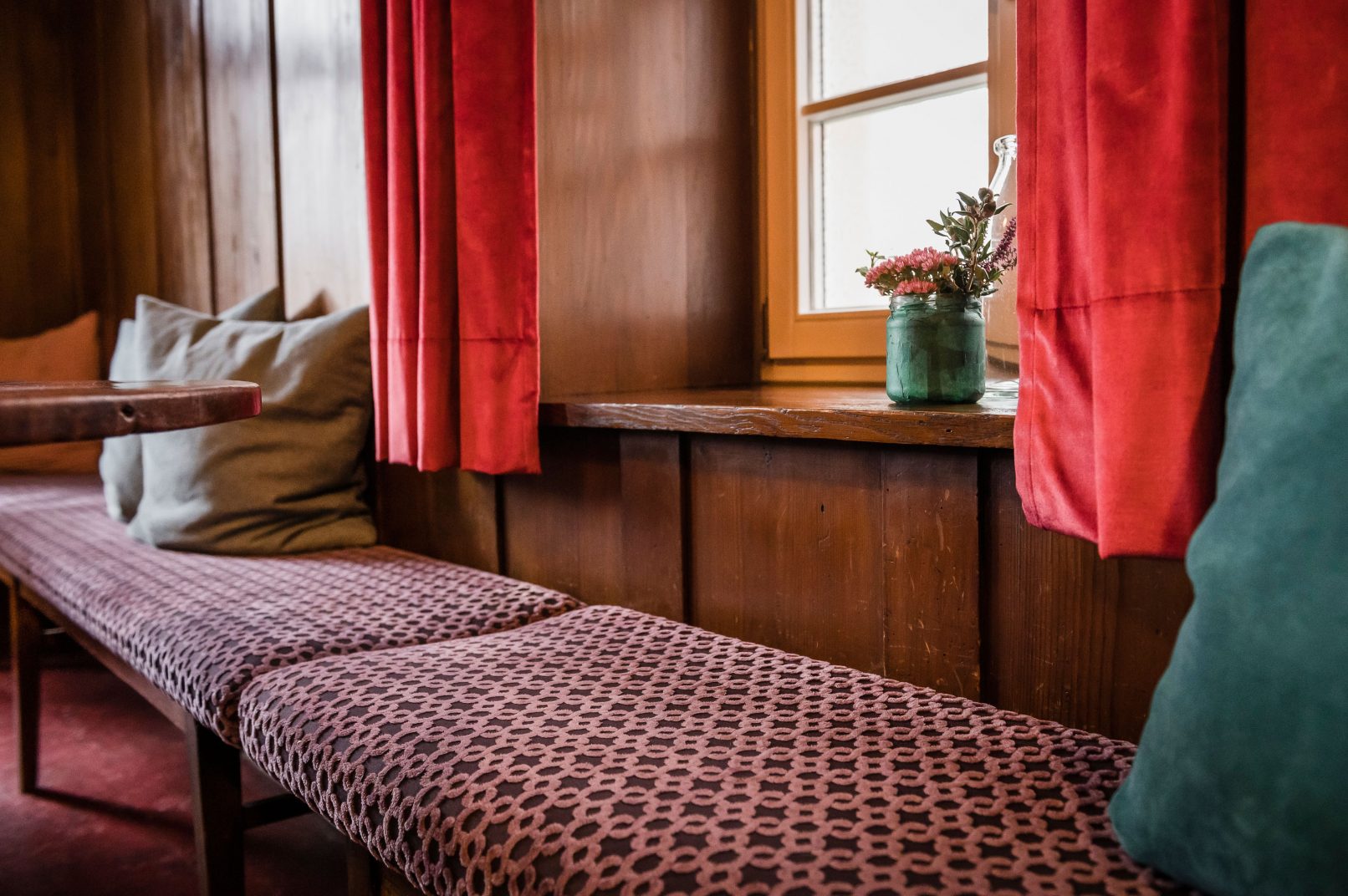 gasthof zum bären detail sitzbank